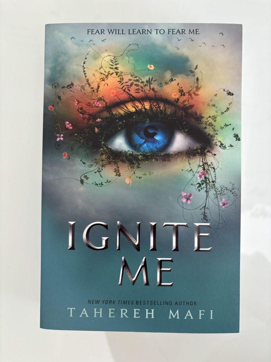 Livres: Ignite Me - Tahereh Mafi – Neuf (Voir description) à Basel par ekinnnn