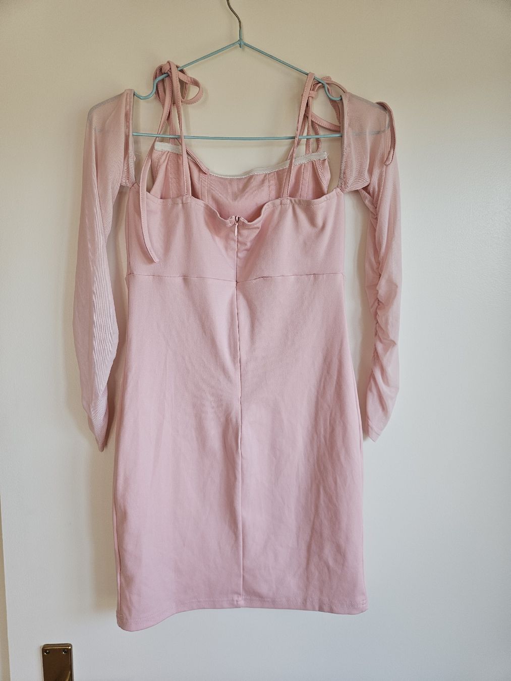 Vestiti: rosa Mini Kleid mit Ärmeln – Usato da Ebikon venduto da SecondChance_byM 1