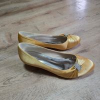 Damenschuhe Pumps gold Grösse 39 neuwertig