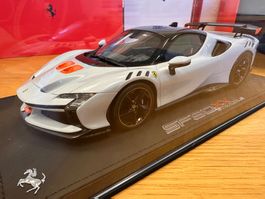 Ferrari SF90 XX Stradale weiss 1/18