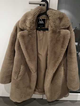 Mantel Zara beige Kunstpelz Gr. S