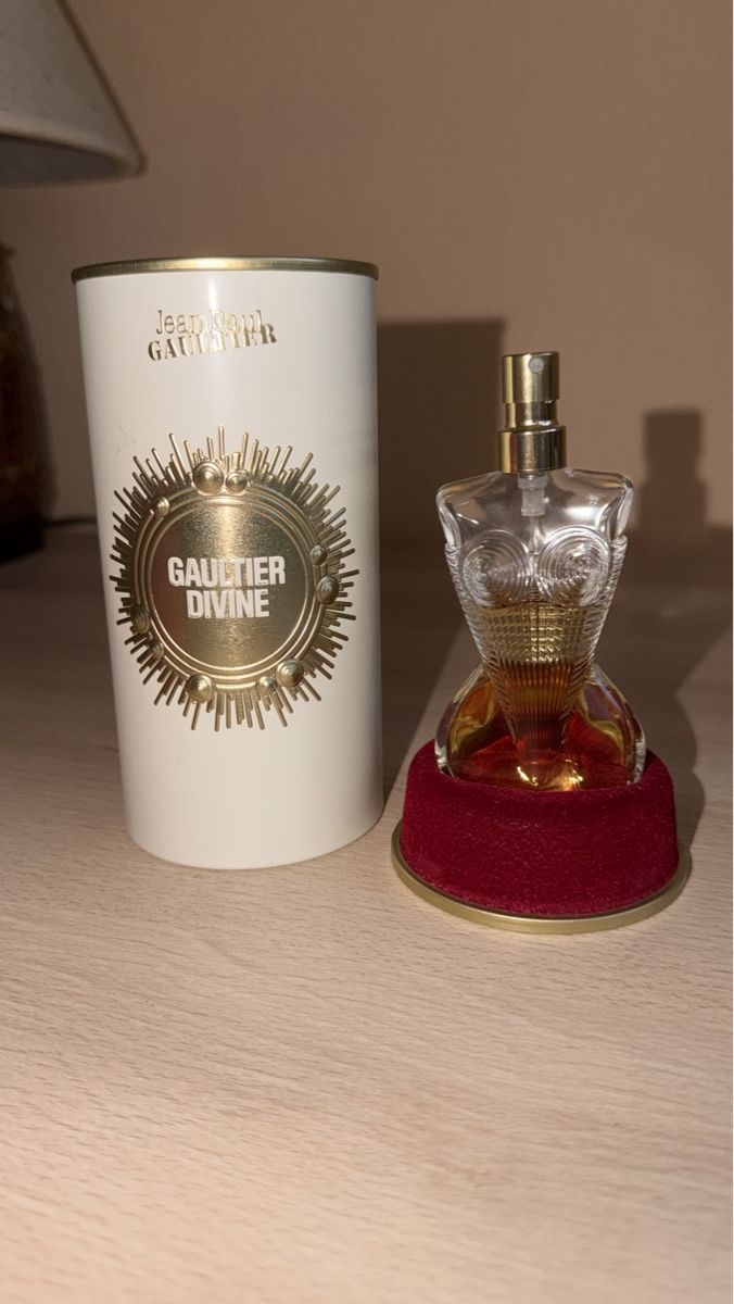 Jean Paul Gaultier Parfum & Eau de Toilette: JEAN PAUL GAULTIER DIVINE PERFUME – Gebraucht aus Puplinge von yav_9r9f