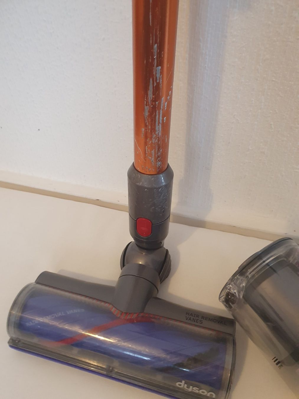 Dyson Aspirapolveri & Accessori: Dyson V10 avec accessoires d'occasion – Usato da Lausanne venduto da Af2016 5