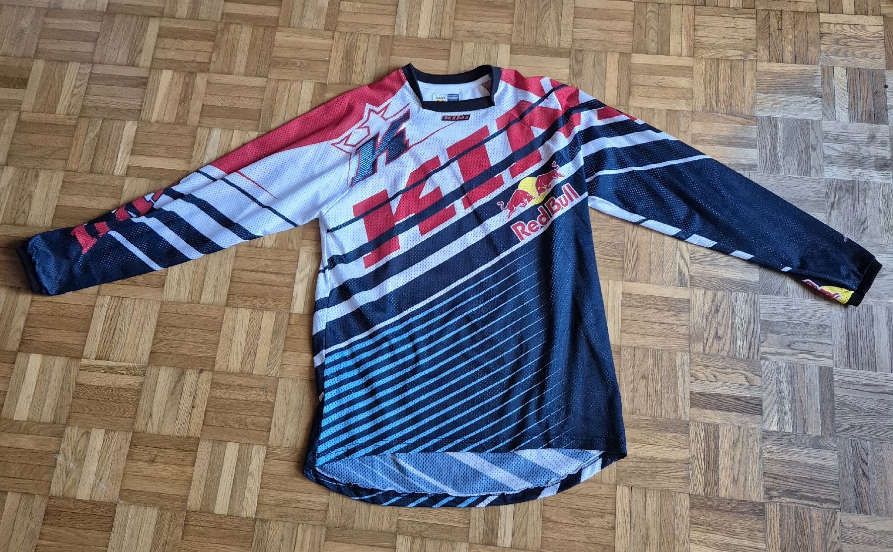 Leibchen & Hosen: Jersy – Gebraucht aus Buchs LU von 1yvez
