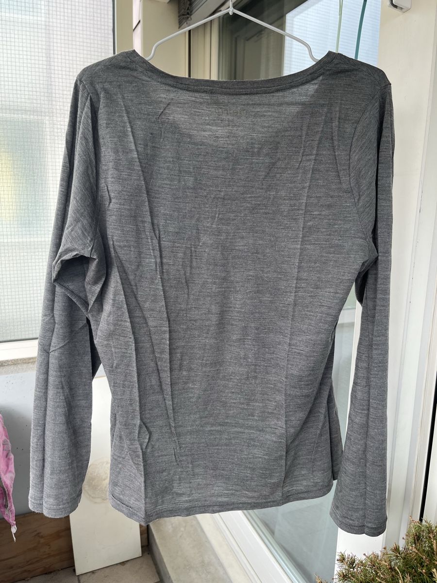 T-shirt: Langarmiges Shirt von Meru – Usato da Neuenhof venduto da Ivita 1