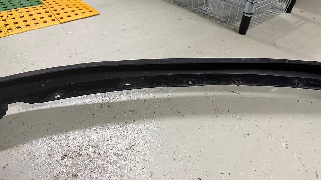 Tutti pezzi di ricambio auto: Frontlippe Mazda MX-5 NA (ABS) – Usato da Langenthal venduto da tob_8lr7 4