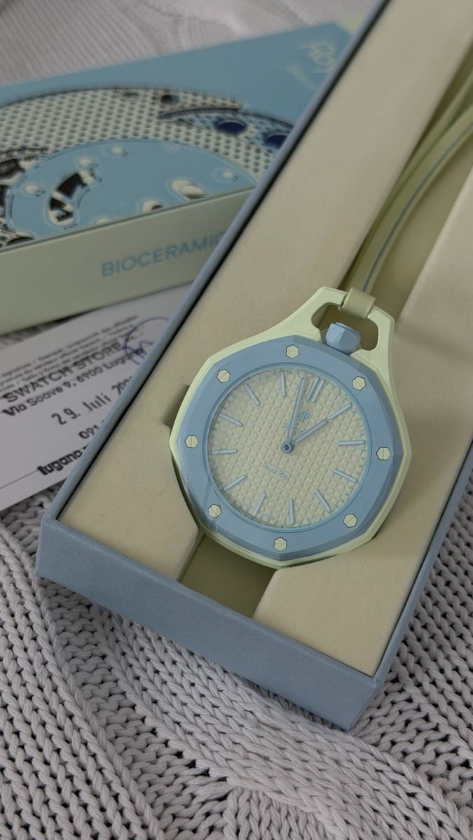 Swatch Uhren: Audemars Piguet x Swatch watch  – Neu und originalverpackt aus Paradiso von viorea