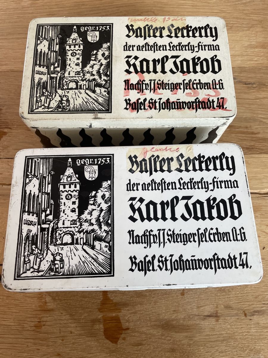 Barattoli: 2 schöne antike Basler Leckerli Blechbüchsen – Usato da Winterthur venduto da cheerio97 3