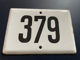 hausnummer 379 /antik/nummernschild