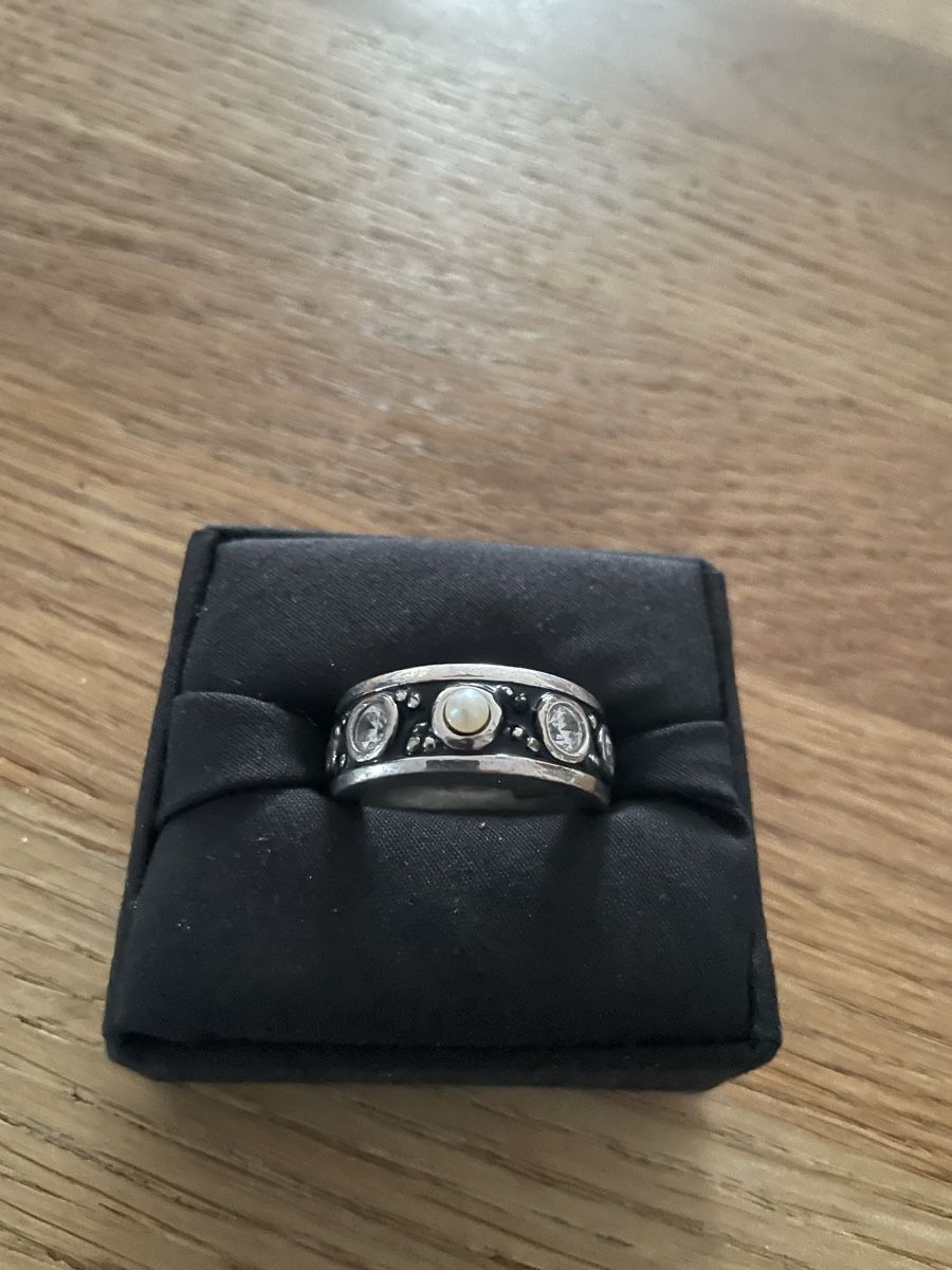 Anelli: Fingerring – Usato da Brunnen venduto da Skyline89