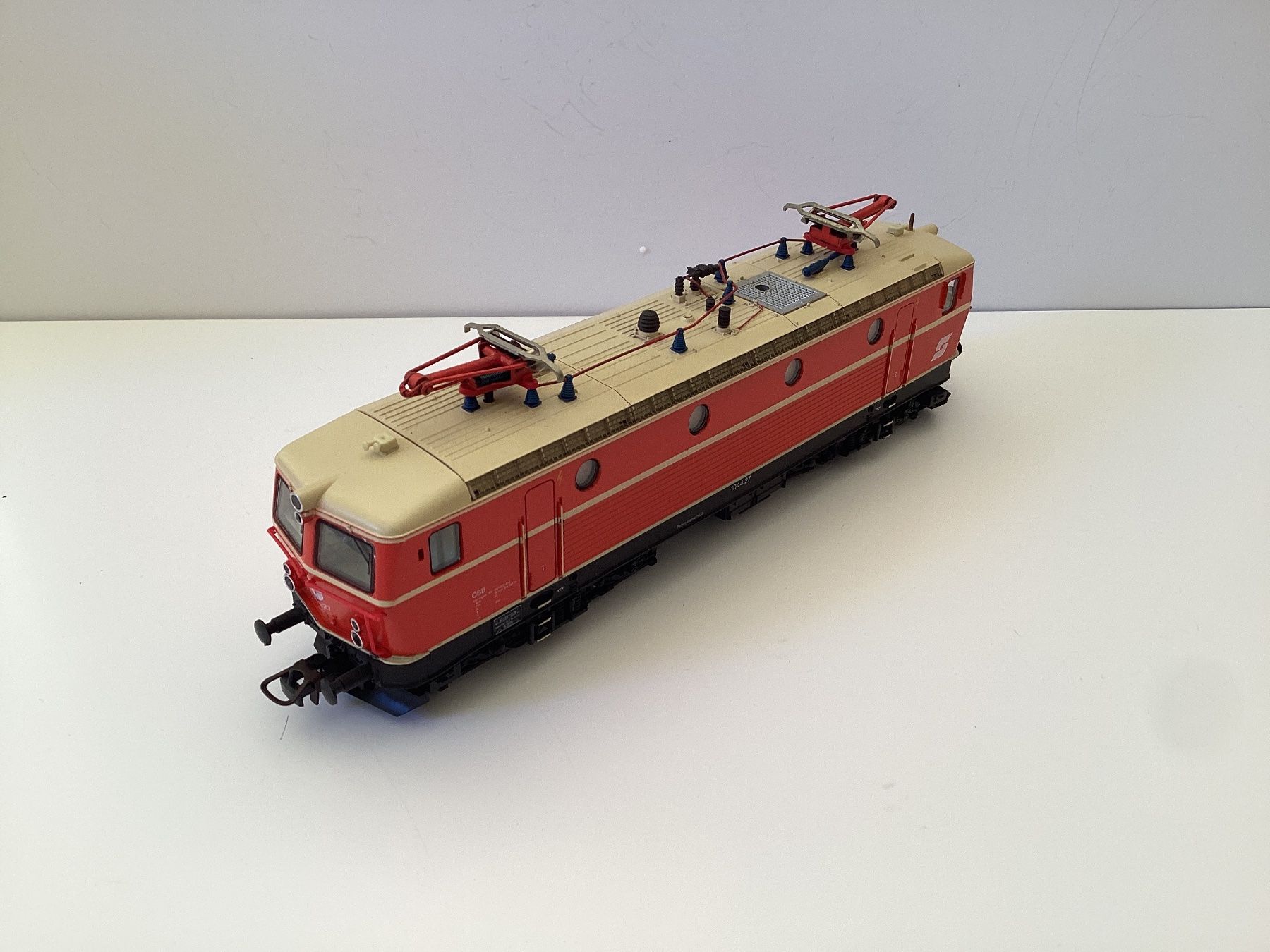 Roco Modellini di ferrovie: Roco 04197S ÖBB 1044.27 H0 1:87 – Usato da Effretikon venduto da simtek_de