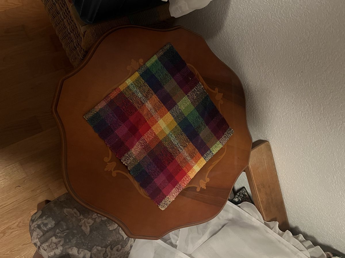 Tables: Kleiner Tisch – D'occasion à Zufikon par gia_ld5b