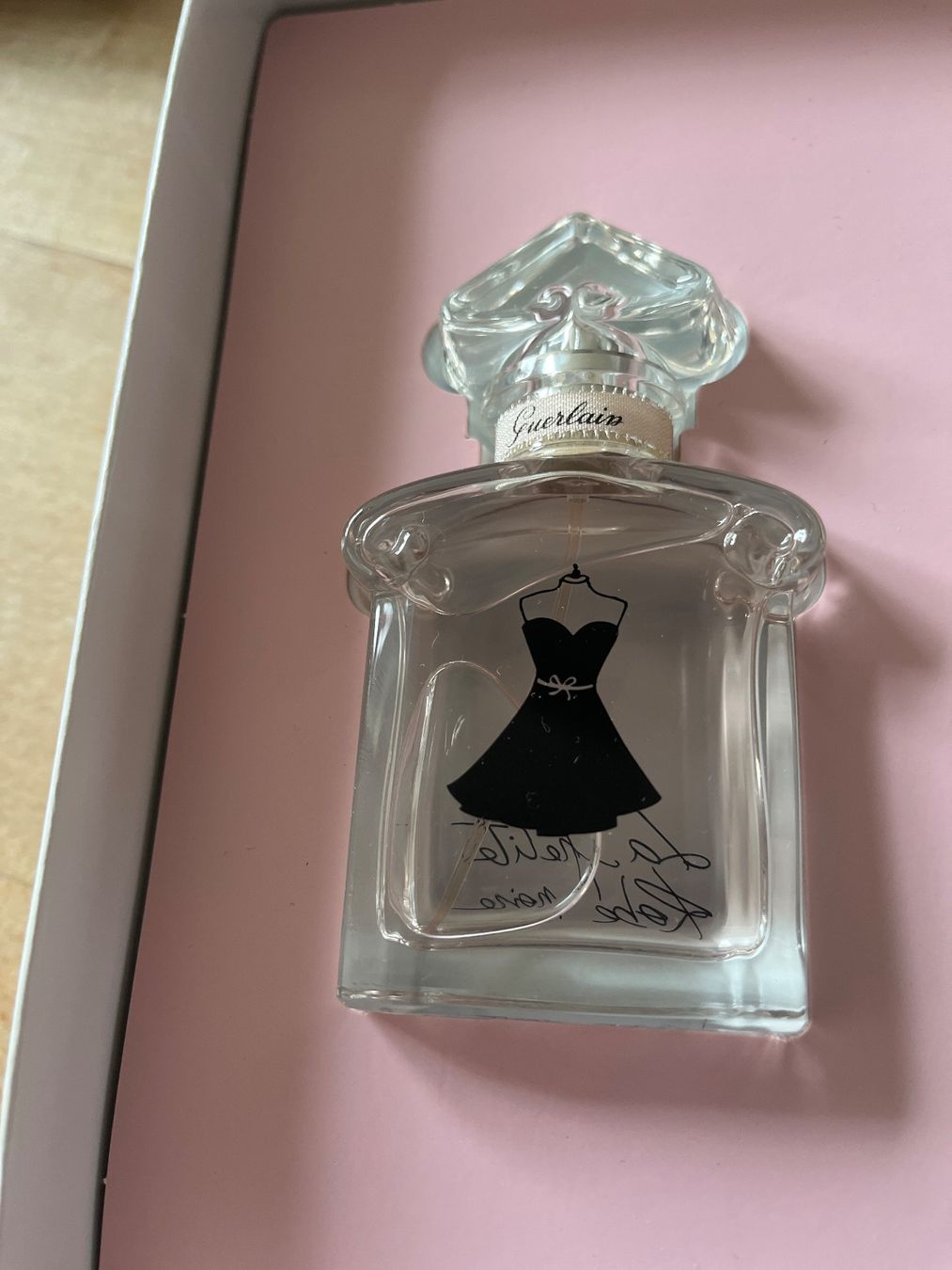 Guerlain Parfum & Eau de Toilette: Guerlain, neues parfum: la petite robe noir 30 ml – Neu und originalverpackt aus Aesch BL von shuja01 2