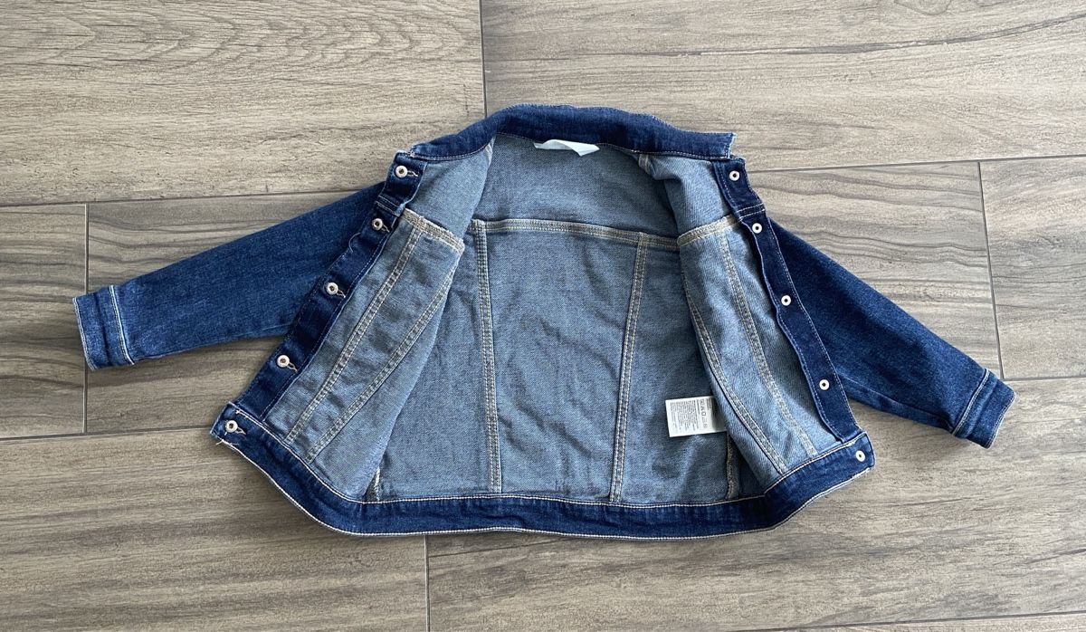 H&M Giacche & Cappotti: Jeansjacke mit Volants - Grösse 116 – Usato da Pfäffikon ZH venduto da Mihu79 1