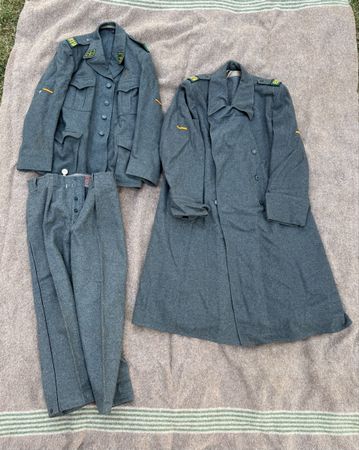 Gros lot d’affaires militaires - armée suisse