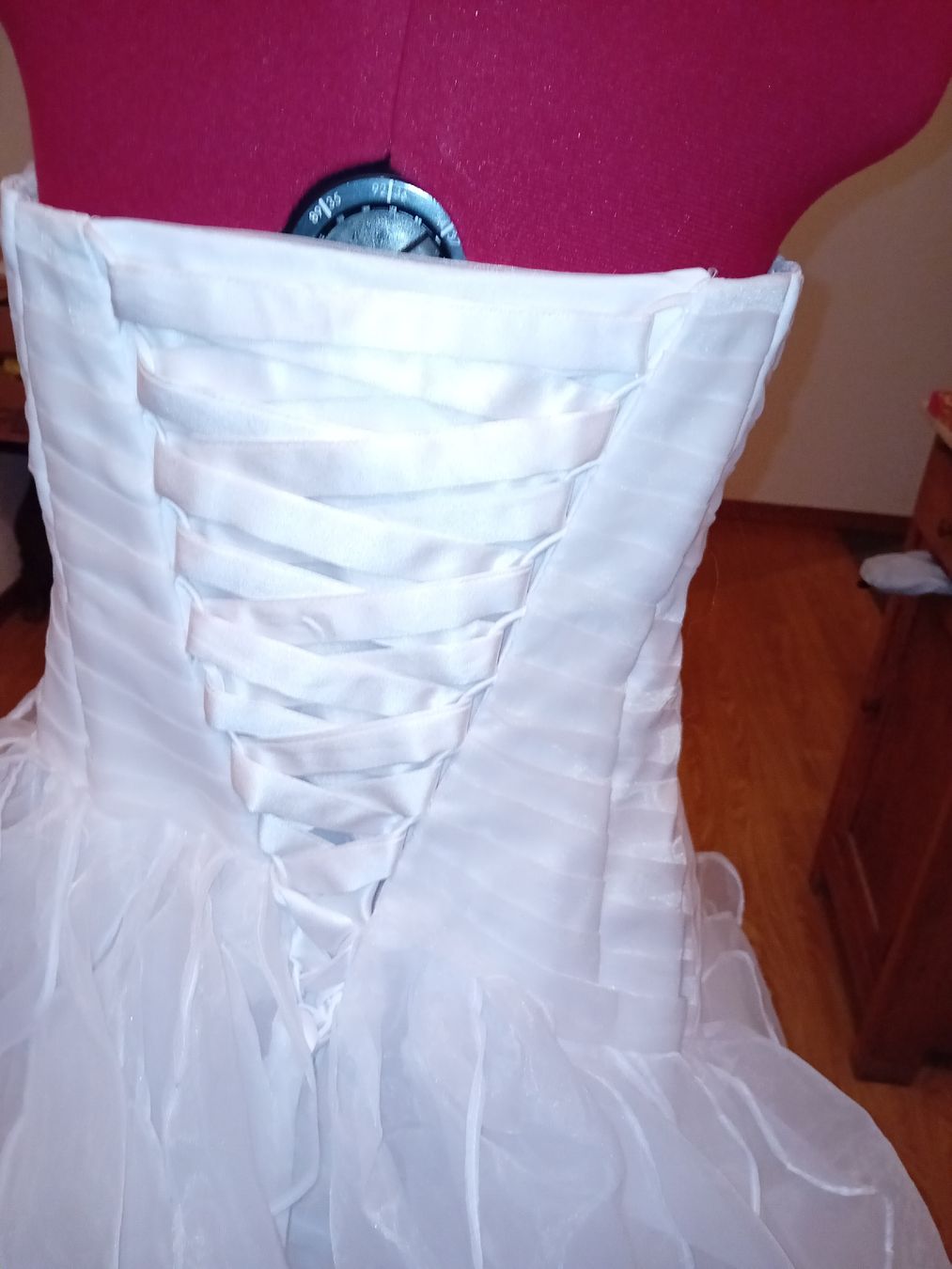Kleider: Abito da sposa bianco con volant e strascico – Gebraucht aus Biasca von Old_6blh 3