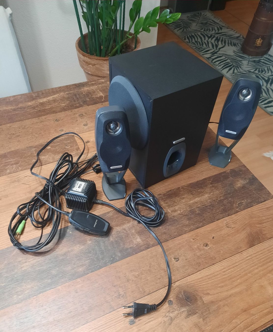 Creative Lautsprecher: PC Lautsprecher & Subwoofer von Creative – Gebraucht aus Sargans von david240 2