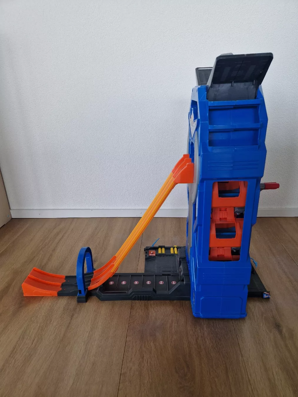 Hot Wheels Giocattoli: Hot Wheels Mega Garage – Usato da Oberbüren venduto da dani_brunner 1