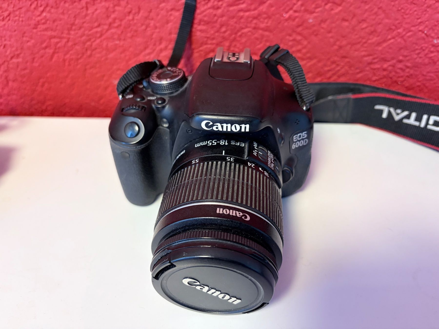 Canon Fotocamera: Digitalkamera Canon EOS 600D mit Objektiv 18-55mm – Usato da Zäziwil venduto da Emlea 1