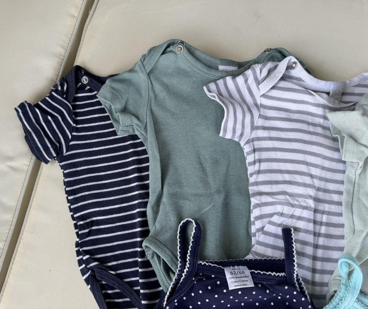 Lotti & Set di vestiti: Body‘s Grösse 62/68 – Usato da Horgen venduto da ButterflyH0102 2