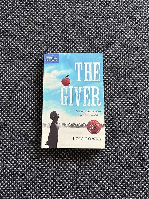 Libri: The Giver  Lois Lowry – Usato da Neftenbach venduto da tim_6jjn