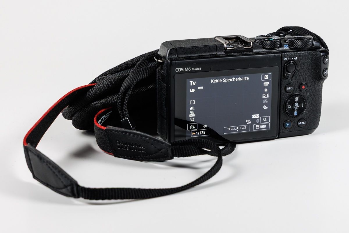 Canon Kamera: Canon EOS M6 Mark II + Zubehör – Gebraucht aus Sennhof von chaoscrack 1