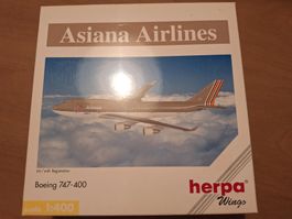 Asiana Airlines Boeing 747-400 1:400