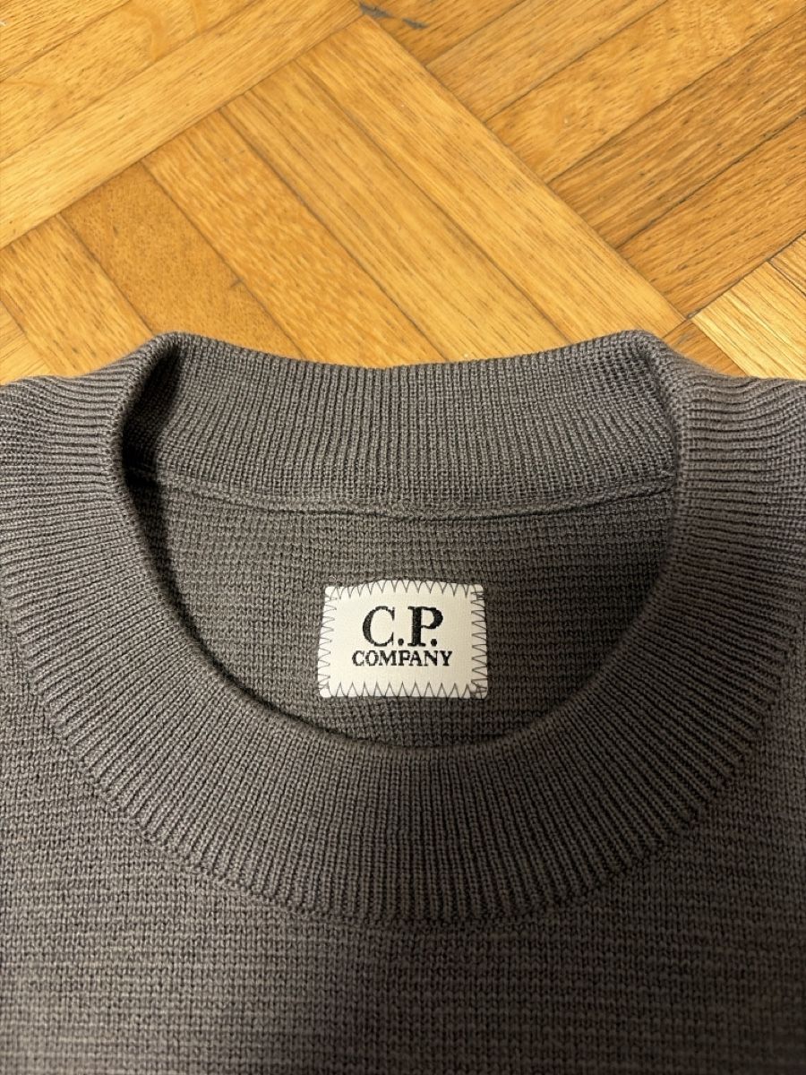 CP Company T-shirt: Pull à manche longue C.P. Company gris taille S – Nuovo (secondo la descrizione) da  venduto da  3