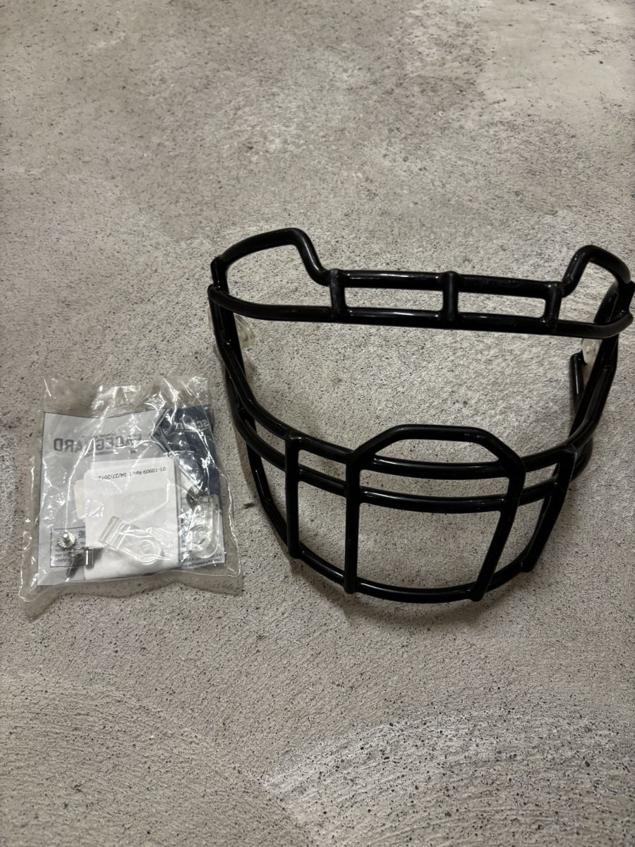 Helme & Visiere: Faceguard von Schutt – Neu (gemäss Beschreibung) aus Sursee von Mrbacknumber