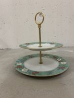 porcelain cake stand