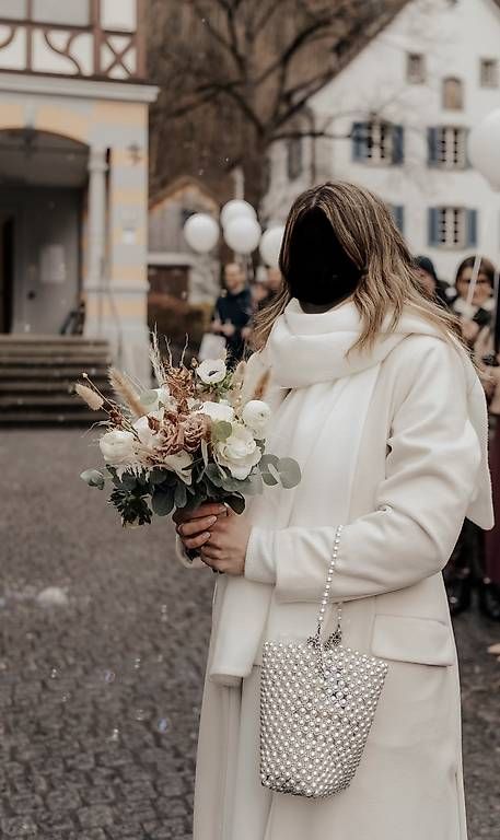 Bolero: Bolero / Brautjacke Gr. 36 mit Schal – Usato da Balzers venduto da chr_jg2k 4