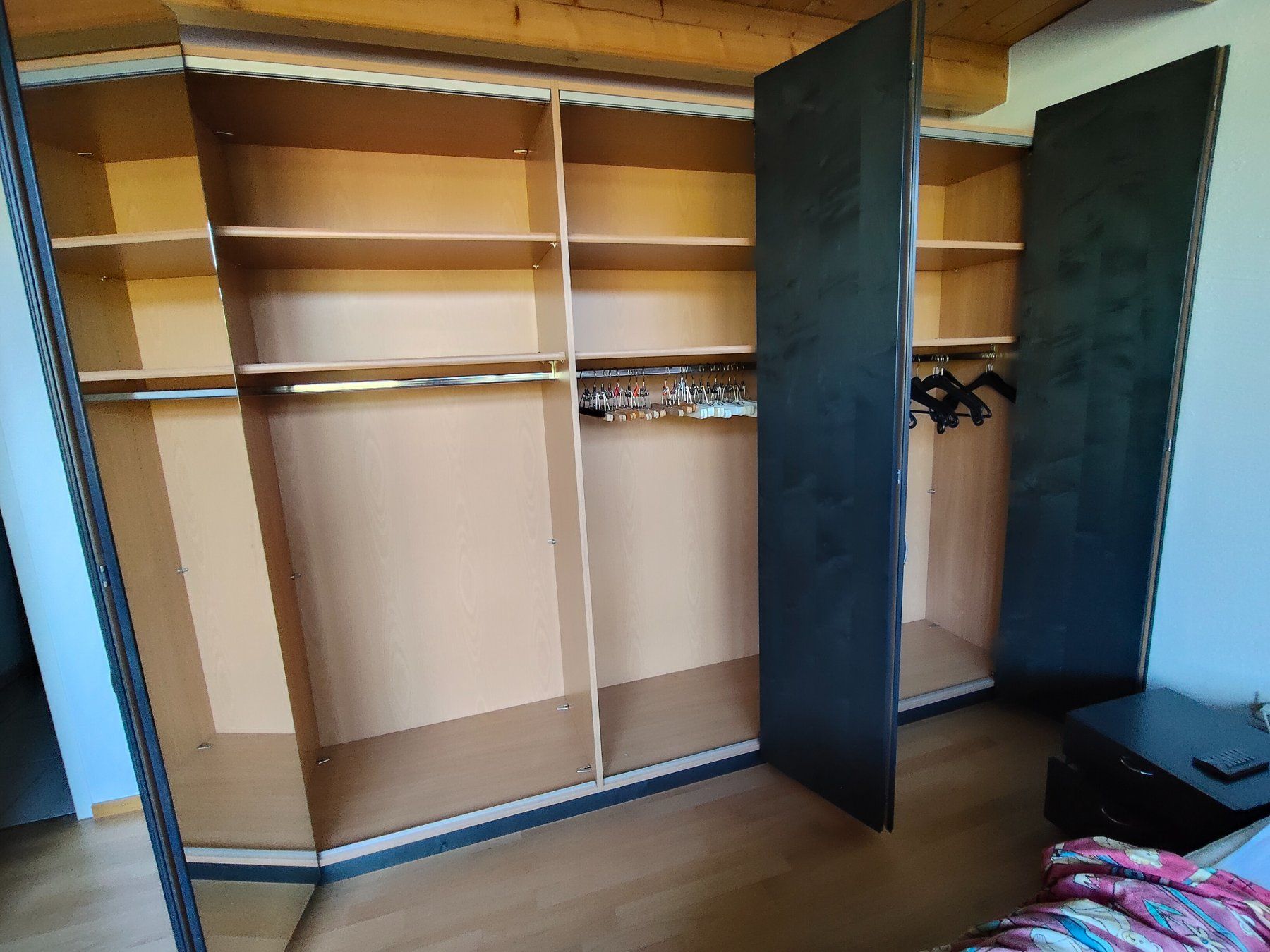 Schränke: Schrank – Gebraucht aus Triengen von RealX 2