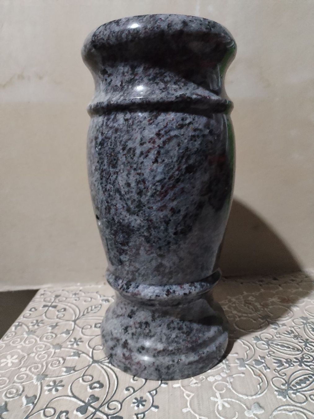 Vasi & Recipienti: Grabschmuck Vase – Nuovo (secondo la descrizione) da Oberriet SG venduto da SAGAV