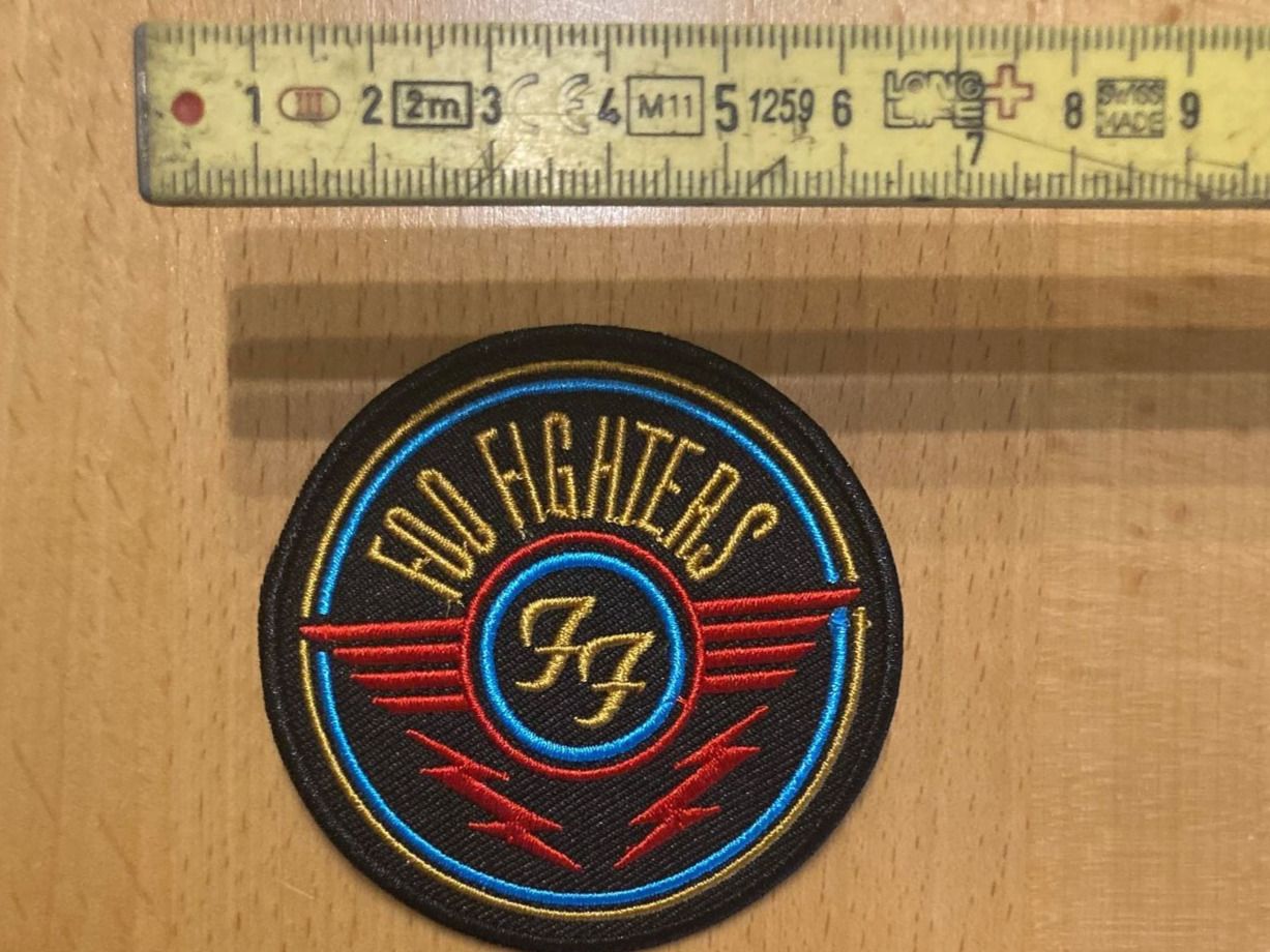 Toppe: Foo Fighters Patch Sticker Aufnäher Metal Rock Band – Nuovo (secondo la descrizione) da Horn venduto da abutre72