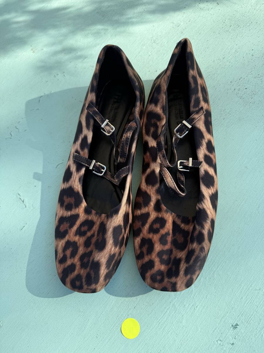 Scarpe da donna: Ballerinas mit Leo-Muster Grösse 40, gebraucht – Usato da Maur venduto da Marie.5