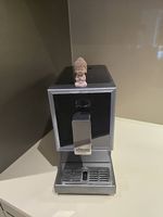 KAFFEEVOLLAUTOMAT KOENIG FINESSA CUBE MILK BLACK
