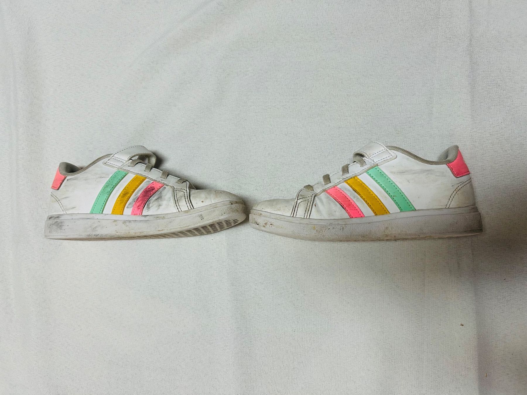 Adidas Scarpe per ragazze: Adidas Sneaker – Usato da Stein am Rhein venduto da Simplex1 1