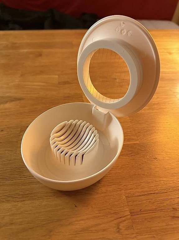 Appareils de cuisine: Fiskars Functional Form Eierschneider  neuwertig – D'occasion à Zufikon par mronioon