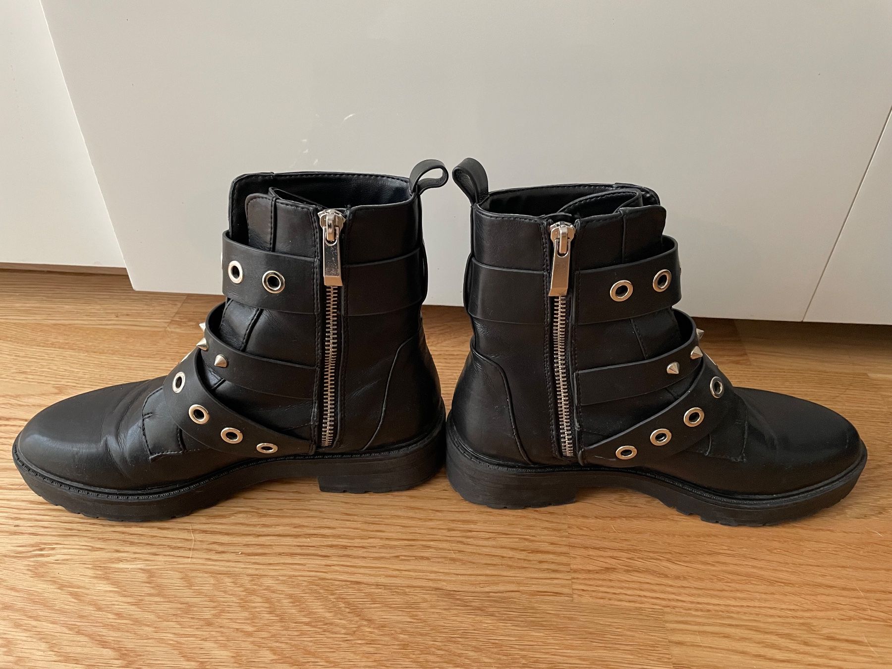 Stradivarius Scarpe da donna: Stradivarius Stiefel 37 – Usato da Dübendorf venduto da Mangia14 2
