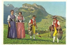 Appenzeller Treichler und Frauen in Appenzeller Festtracht