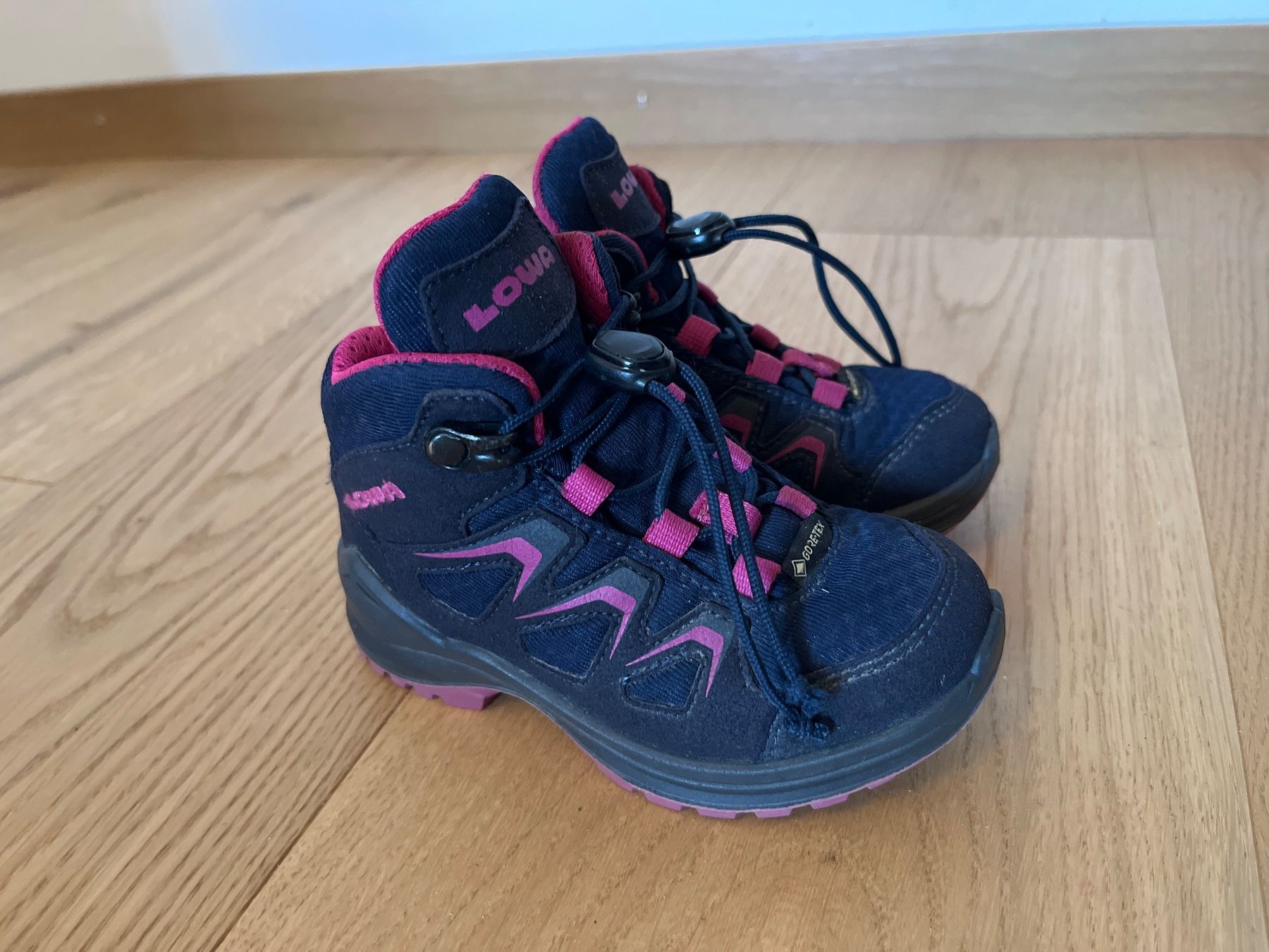 Lowa Scarpe per ragazzi: Lowa Wanderschuhe Goretex Gr.23 – Usato da Winterthur venduto da ani_svs9
