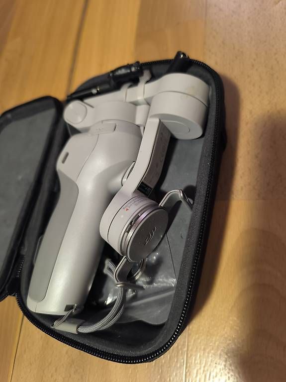 Supporti a parete: Gimbal DJI OM4  – Usato da Estavayer-le-Lac venduto da cht_55s8 2