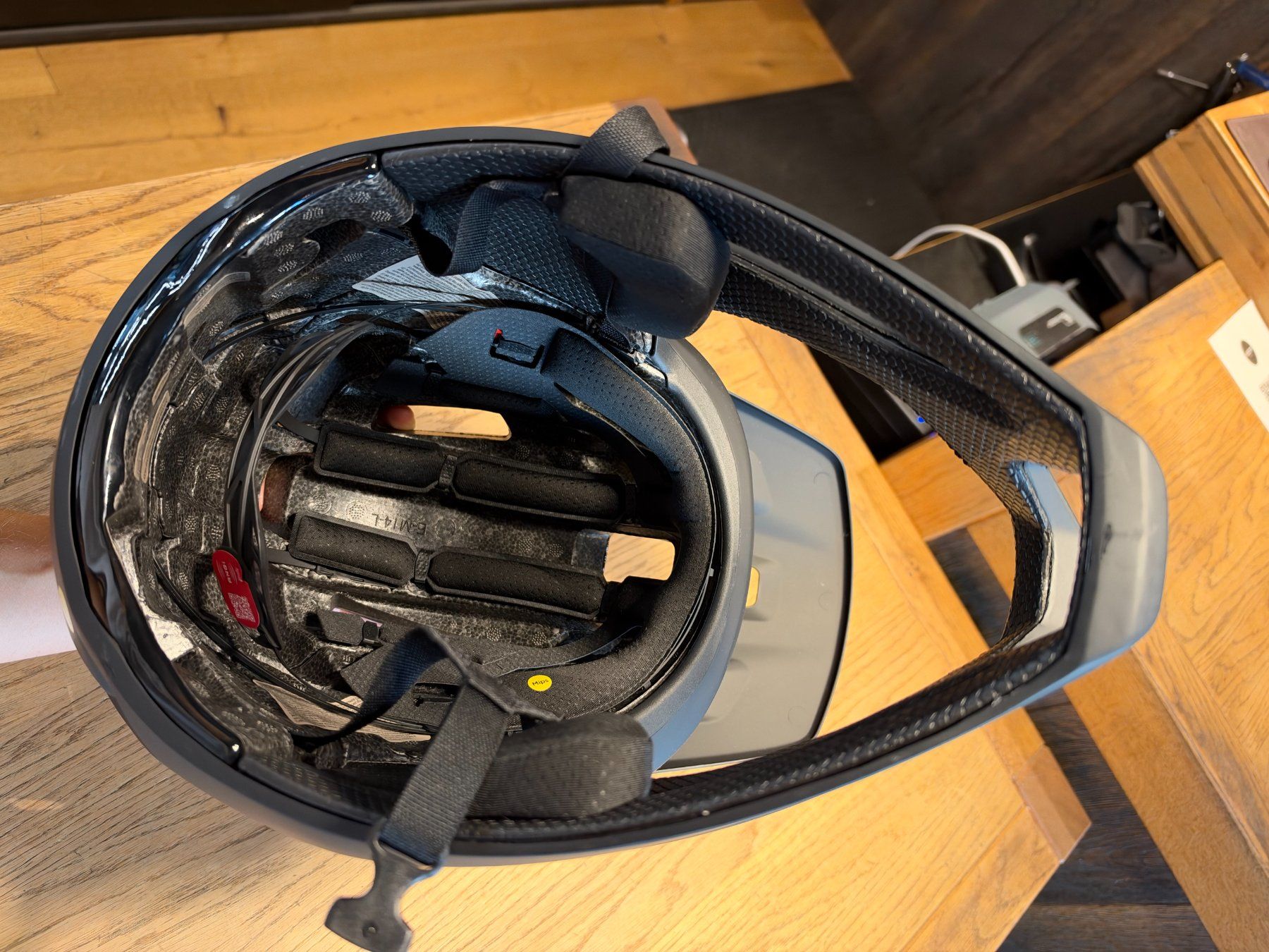 Caschi: Specialized Helm Gambit L 58-62cm – Nuovo e nell'imballaggio originale da Zug venduto da welcomecycles 4