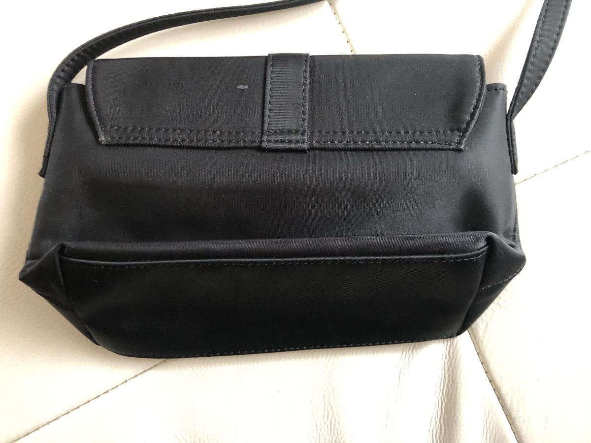 Guess Sacs femmes: Guess – D'occasion à PUlly par mum_22vds 5