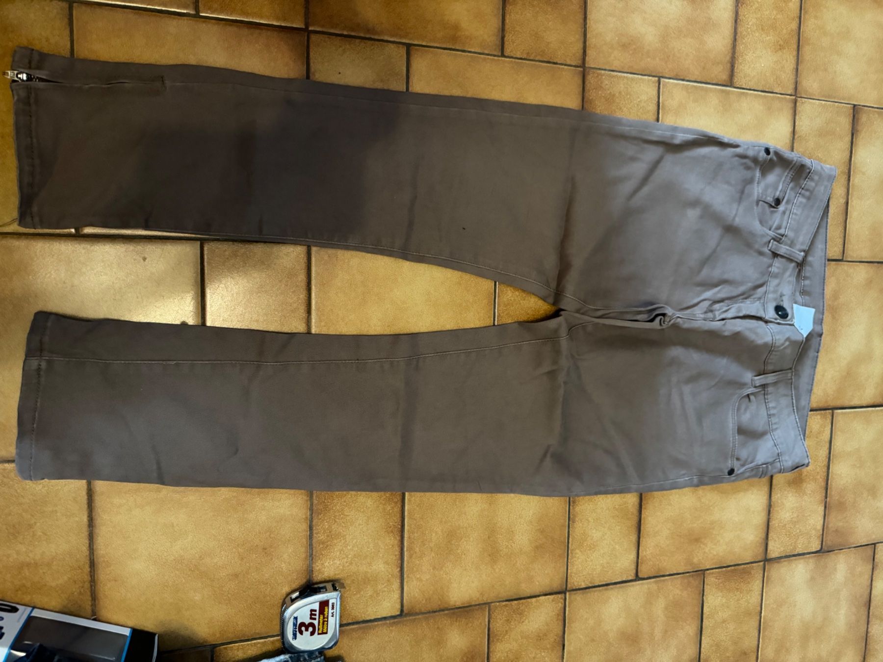 Hosen: Pantalon Neuf Taille 40 moi – Neu (gemäss Beschreibung) aus Veyrier von kimedovapa
