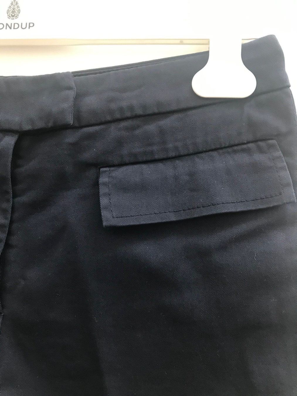 Dondup Hosen: Dondup Shorts navy blau, Gr. IT 40 – Gebraucht aus Kilchberg von boudoir076 1