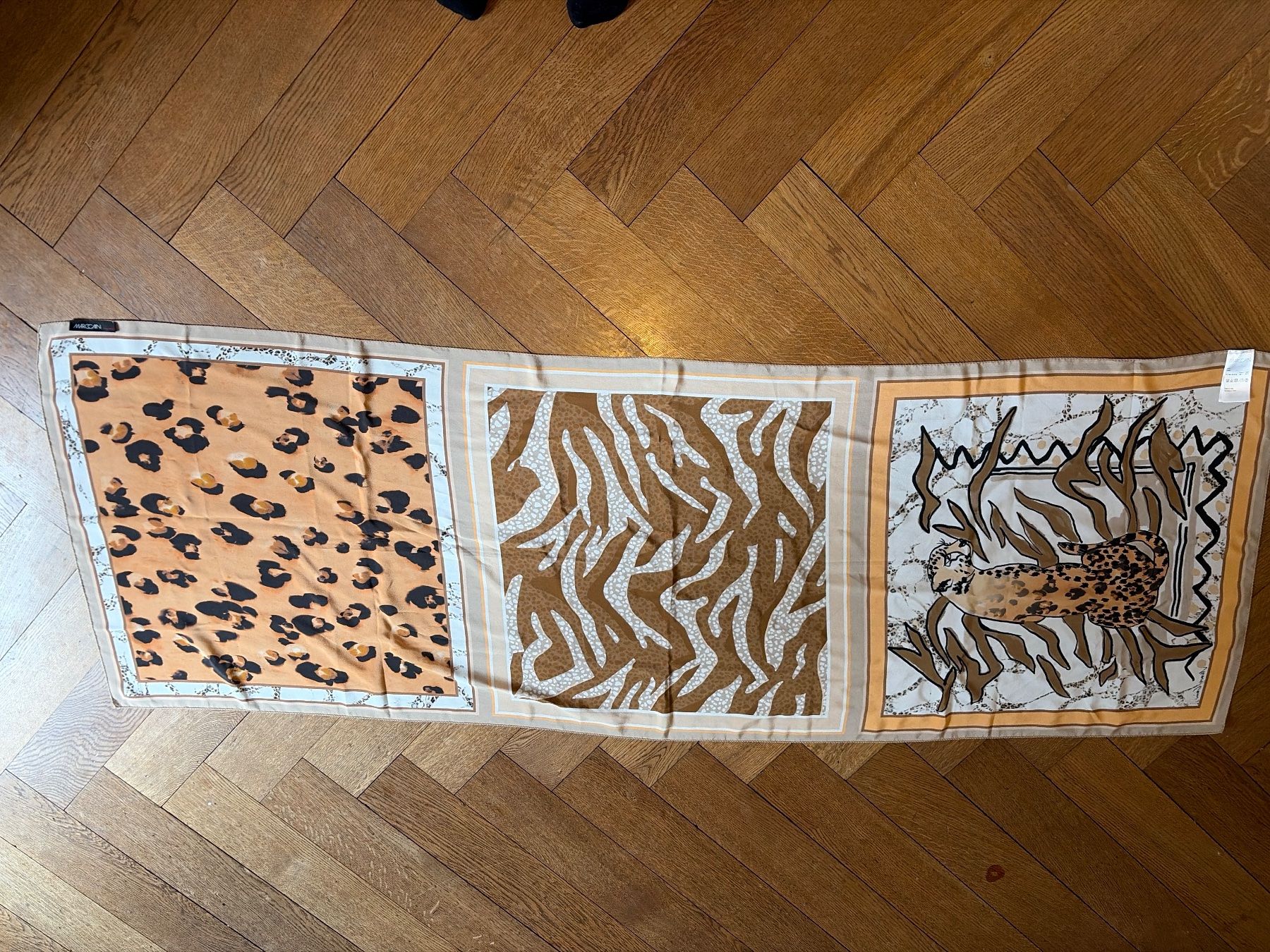 Foulard & Sciarpe: Edler Seidenschal mit Tiermuster, Marccain – Usato da Bern venduto da ro-mabern