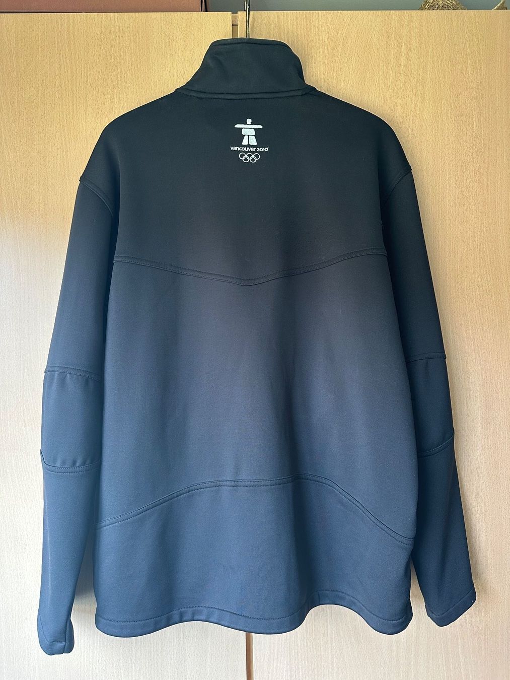 Giacche: Whistler Vancouver Olympic Game Softshell Jacke Grösse L – Usato da Stallikon venduto da Rsiri 1