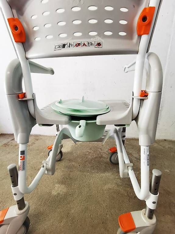 Sedie: Chaise de douche percée  – Usato da Attalens venduto da Tpluess 2
