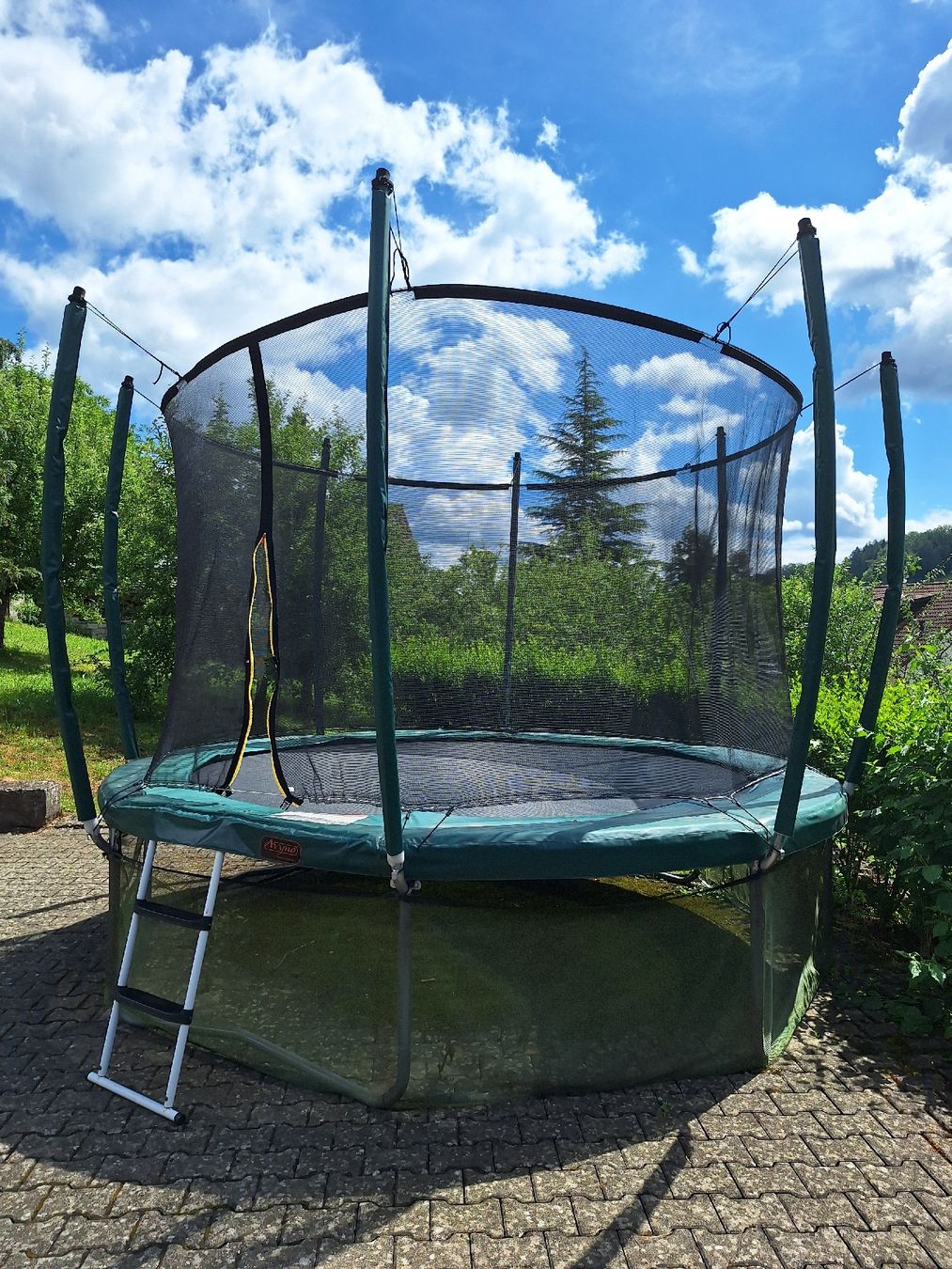 Trampolini: Avyna Trampolin mit Netz und Leiter – Usato da Thalheim AG venduto da _mire_